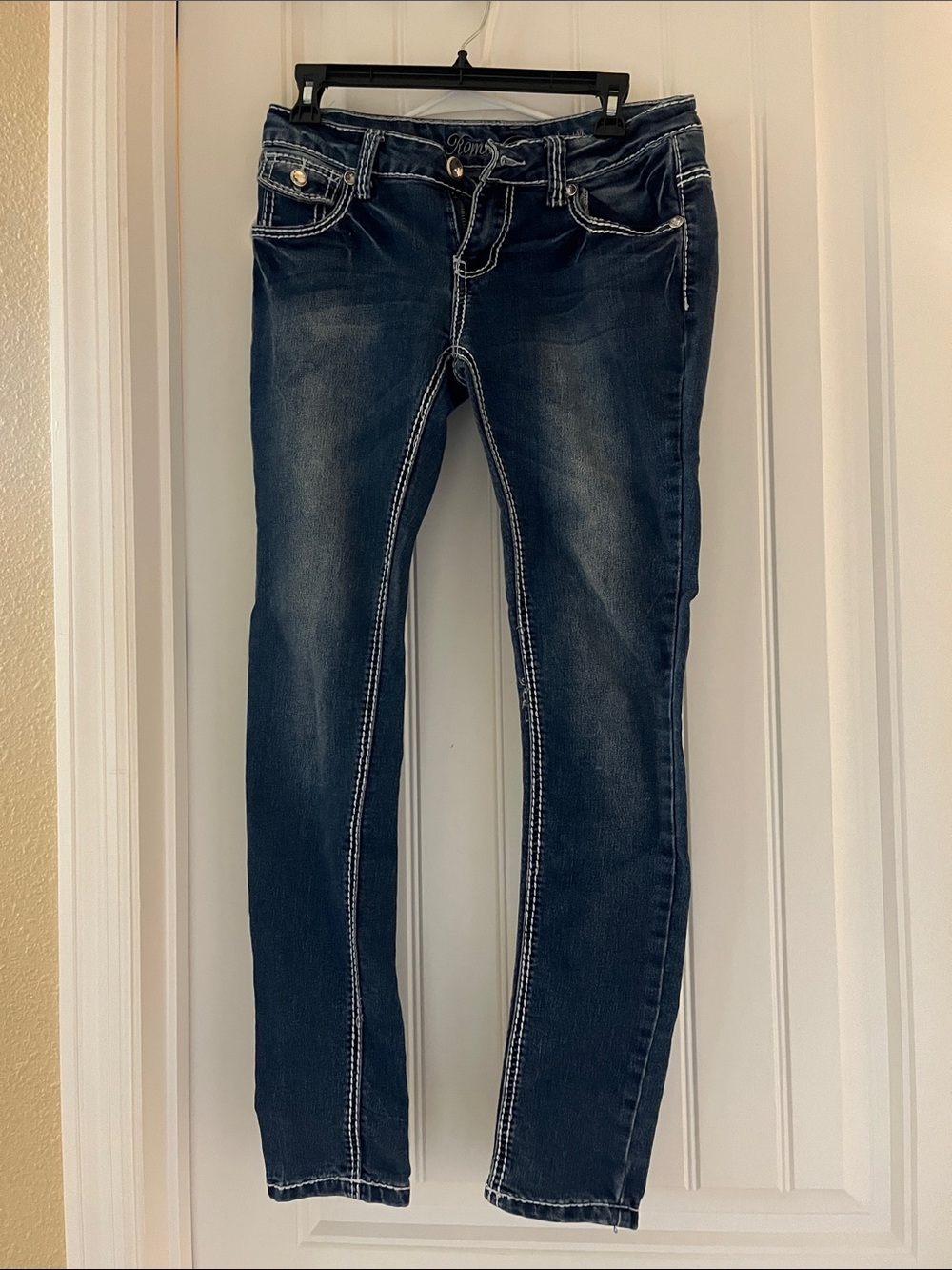 Women’s Skinny Dark Blue Jeans with Contrast Stitching